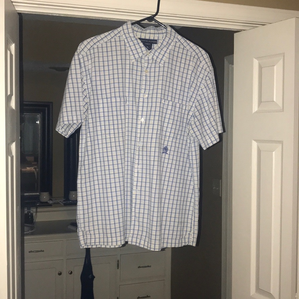 Men’s Tommy Hilfiger Short sleeve shirt.